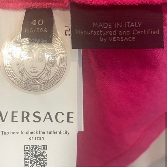 Versace 90s Logo T-shirt , pink IT size 40 - Picture 4 of 4